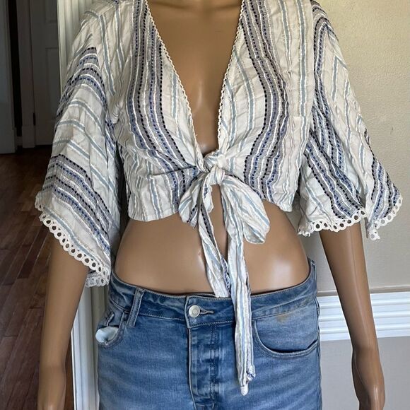 Surf gypsy crop top. Size small - Picture 1 of 3